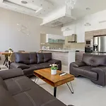 Luxury Dream Home At The Basilica 3Br/2Bath