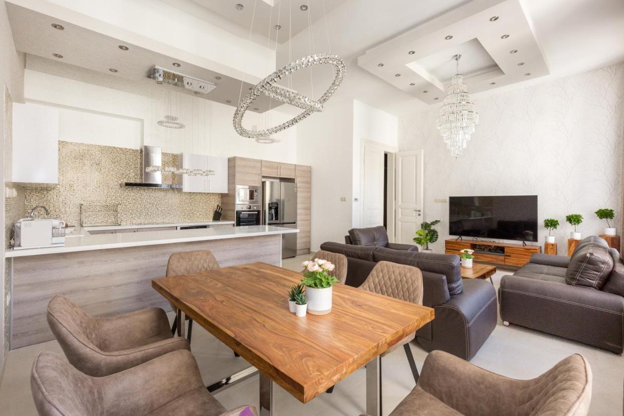 Luxury Dream At The Basilica 3br/2bath *