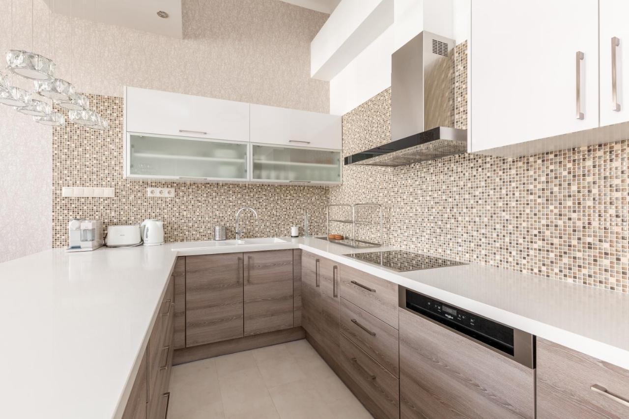 Luxury Dream At The Basilica 3br/2bath * Budapest